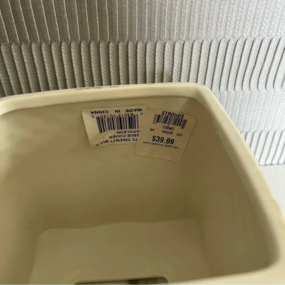 Croscill Napoleon Ceramic Bathroom Tissue Box Cover Blue & Cream Gold Accents